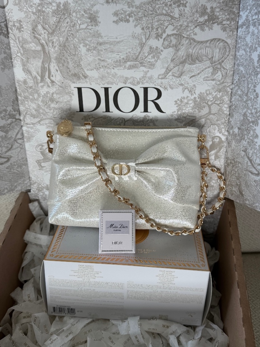 New Dior Holiday White Bow Cosmetic Bag with 47.5 gold hardware